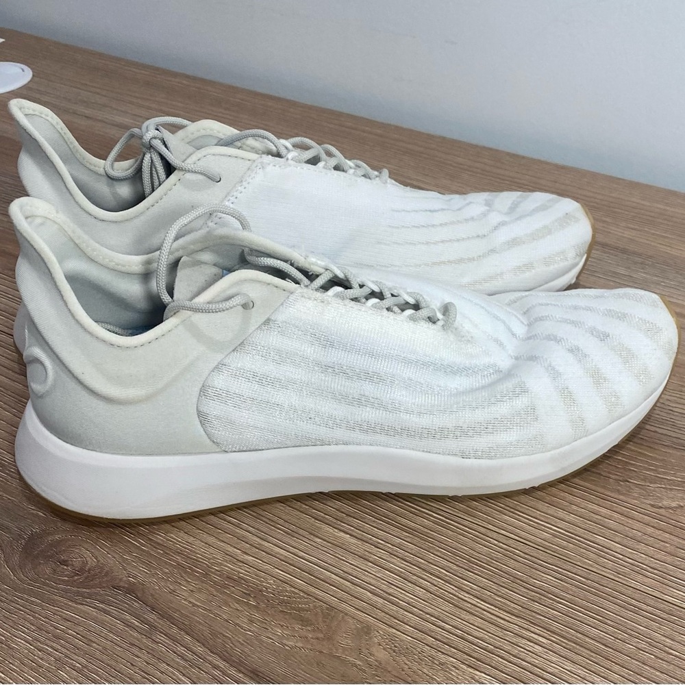 Saysh One White Sneakers Size 9 shoes everyday wear